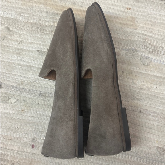 Like new! Vionic WILLA 2.0 Slip On Flat Driftwood Suede - Picture 9 of 10